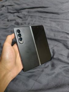 Galaxy Z Fold 4 за 7 999 грн