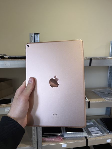 Знахідка Trofey: iPad Air (3rd generation) 64 ГБ б/у за 4 700 грн — на 1 100 грн (−19%) нижче ринку. Львів, 24.09 17:32.