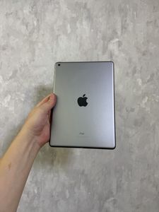 iPad (5th generation) за 2 100 грн