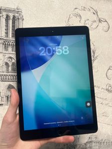 iPad (8th generation) 32 ГБ б/у за 3 600 грн — вигода 1 750 грн