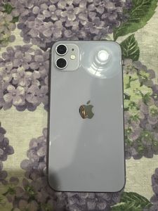 iPhone 11 за 4 500 грн