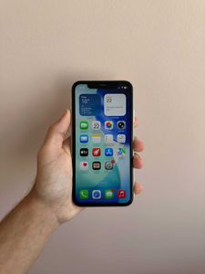 iPhone 11 за 6 000 грн