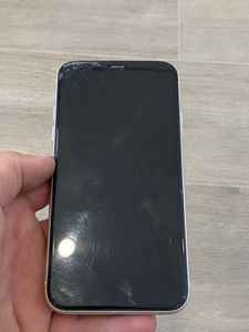 iPhone 11 за 3 500 грн