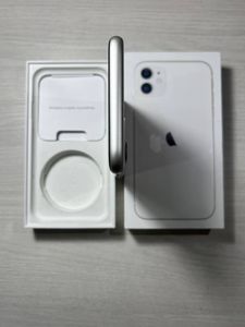 iPhone 11 за 3 500 грн