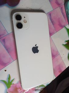 iPhone 11 за 4 500 грн