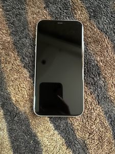 iPhone 11 за 3 750 грн