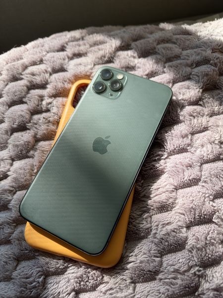 Знахідка Trofey: iPhone 11 Pro Max 512 ГБ б/у за 9 000 грн — на 3 000 грн (−19%) нижче ринку. Київ, 29.09 11:57.
