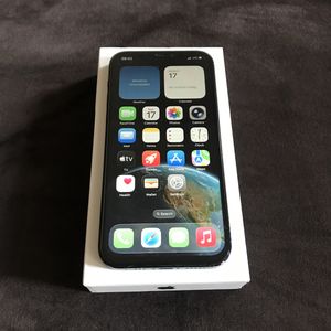 iPhone 12 за 6 000 грн