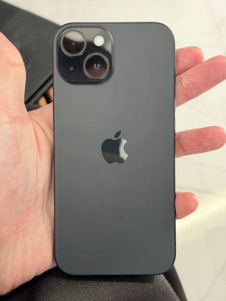Знахідка Trofey: iPhone 15 128 ГБ б/у за 12 000 грн — на 8 000 грн (−39%) нижче ринку. Житомир, 27.09 11:23.