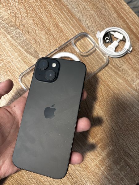 Знахідка Trofey: iPhone 15 128 ГБ б/у за 12 400 грн — на 7 599 грн (−35%) нижче ринку. Кривий Ріг, 27.09 13:02.