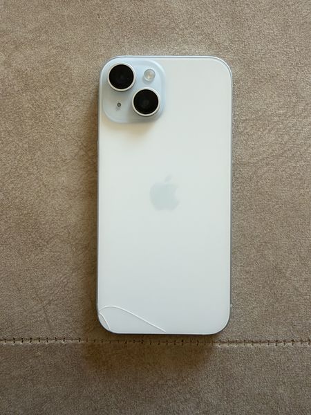 Знахідка Trofey: iPhone 15 256 ГБ б/у за 14 000 грн — на 9 500 грн (−27%) нижче ринку. Ужгород, 29.09 13:30.