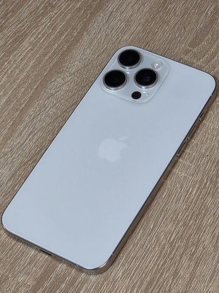 Знахідка Trofey: iPhone 15 Pro Max 256 ГБ б/у за 25 000 грн — на 6 000 грн (−19%) нижче ринку. Київ, 27.09 16:26.