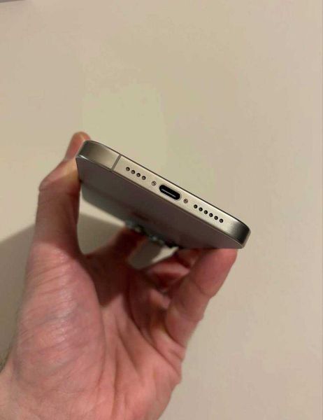 Знахідка Trofey: iPhone 15 Pro Max 256 ГБ б/у за 18 000 грн — на 12 800 грн (−42%) нижче ринку. Кривий Ріг, 29.09 19:50.