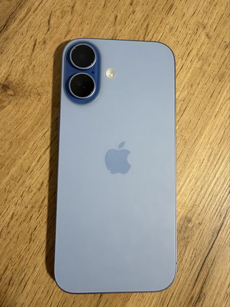 Знахідка Trofey: iPhone 17 256 ГБ б/у за 30 000 грн — на 8 000 грн (−21%) нижче ринку. Дніпро, 25.09 17:05.
