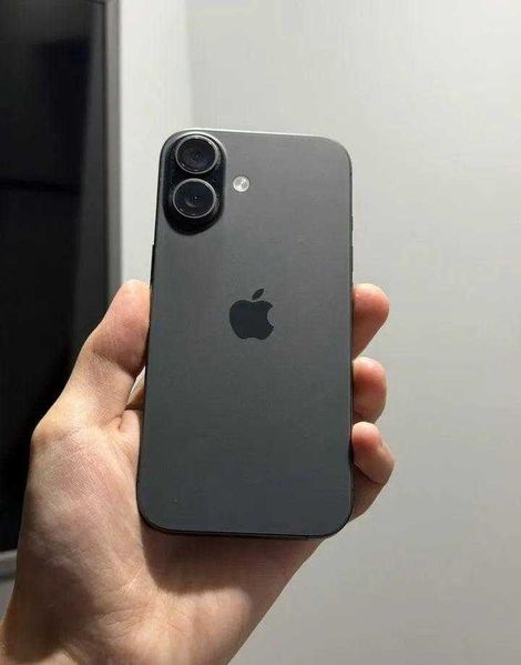 Знахідка Trofey: iPhone 17 256 ГБ б/у за 28 500 грн — на 9 500 грн (−25%) нижче ринку. Вінниця, 28.09 18:59.