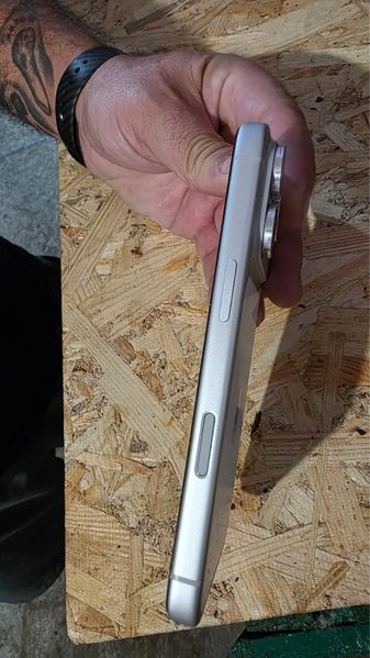 Знахідка Trofey: iPhone 17 Pro 256 ГБ нові за 45 000 грн — на 10 800 грн (−19%) нижче ринку. Шахтарське, 25.09 10:26.