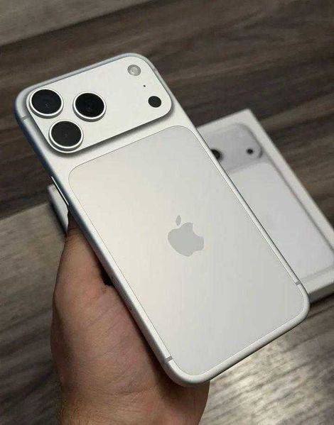 Знахідка Trofey: iPhone 17 Pro Max 512 ГБ б/у за 52 500 грн — на 10 500 грн (−17%) нижче ринку. Царівка, 24.09 09:23.