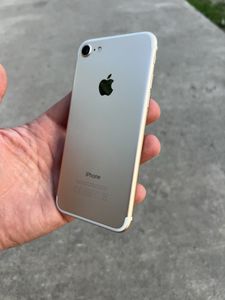 iPhone 7 за 2 500 грн