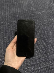 iPhone 7 за 2 500 грн