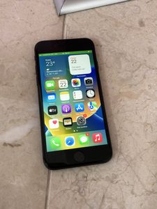 iPhone 8 за 2 300 грн