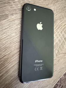 iPhone 8 за 2 499 грн