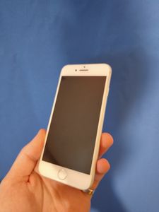 iPhone 8 за 2 800 грн