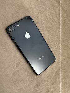 iPhone 8 Plus за 3 300 грн