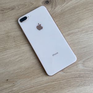 iPhone 8 Plus за 2 800 грн