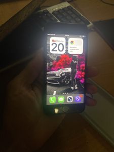 iPhone SE 2020 за 3 500 грн