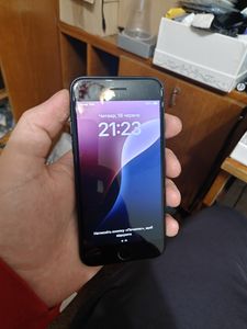 iPhone SE 2020 за 3 000 грн
