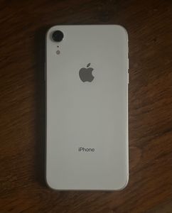 iPhone XR за 4 500 грн