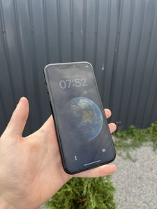 iPhone XR за 3 999 грн