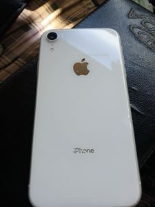 iPhone XR за 4 500 грн