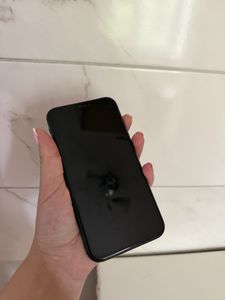 iPhone XR за 2 700 грн