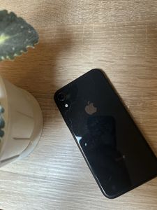 iPhone XR за 3 299 грн