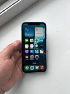 iPhone XR за 3 800 грн