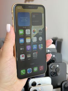 iPhone XR за 3 500 грн