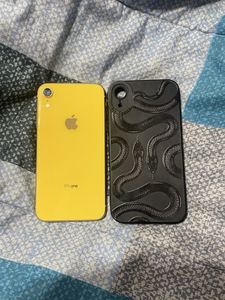 iPhone XR за 3 700 грн