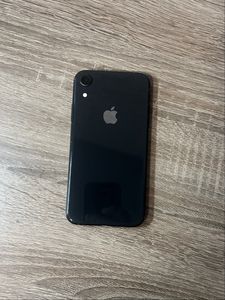 iPhone XR за 3 500 грн