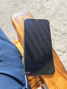 iPhone XS за 3 500 грн